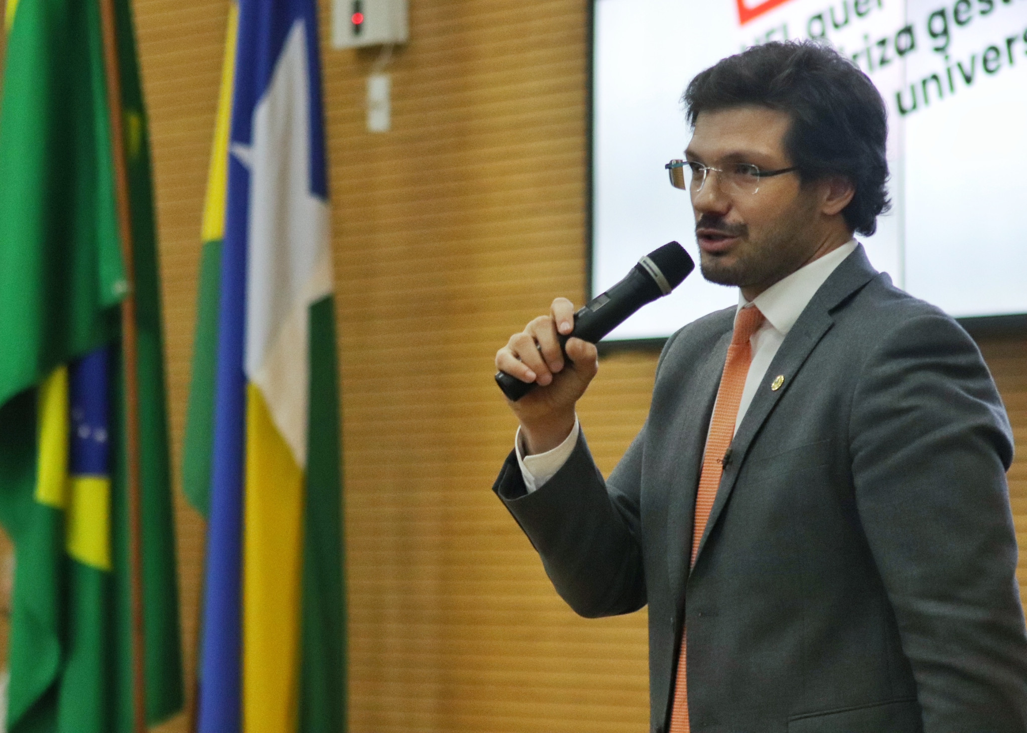 Em encontro nacional, deputado Tiago Amaral (PSD) defende qualificação do processo legislativo