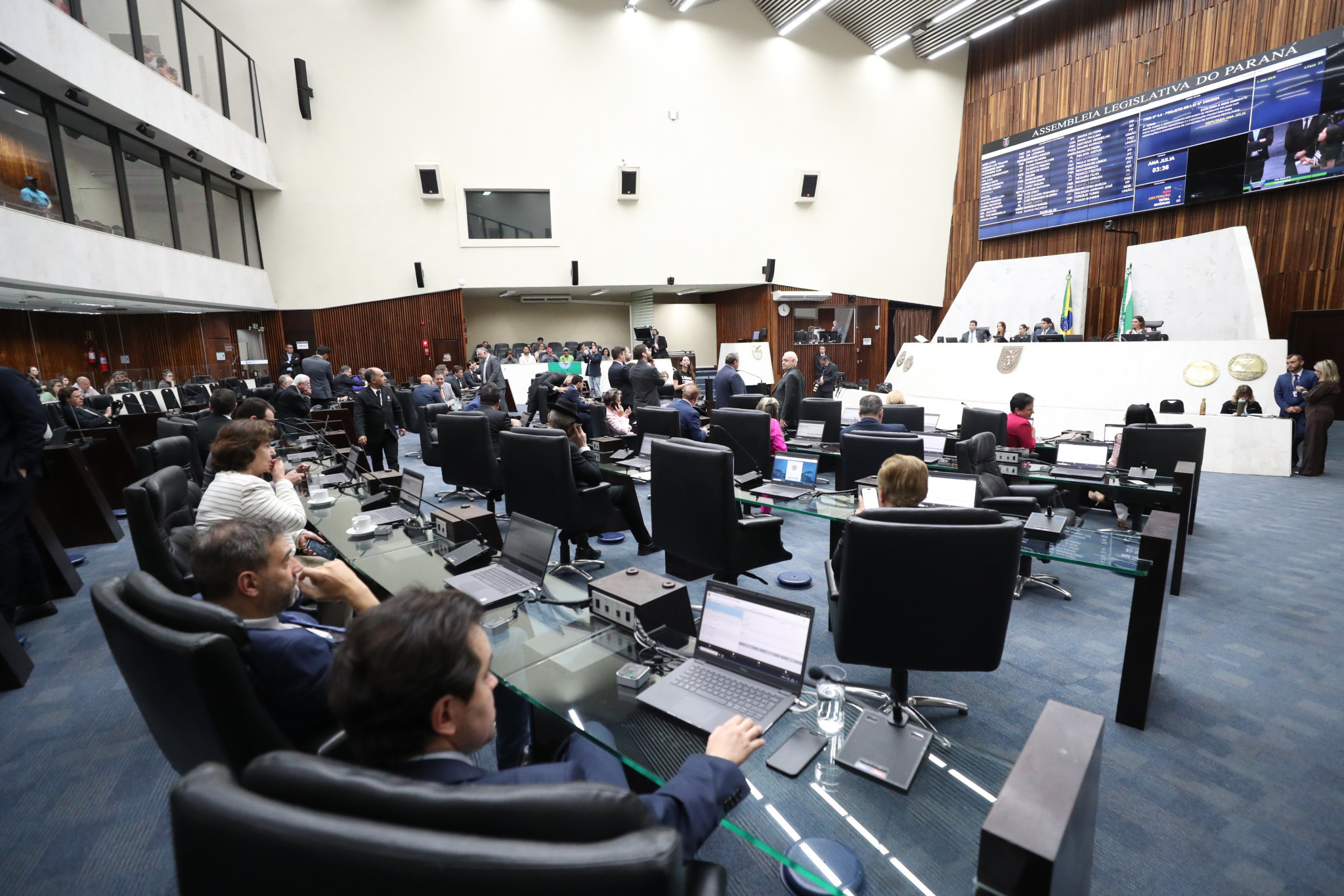 Aprovada proposta que institui o Conselho Estadual de Juventude do Paraná