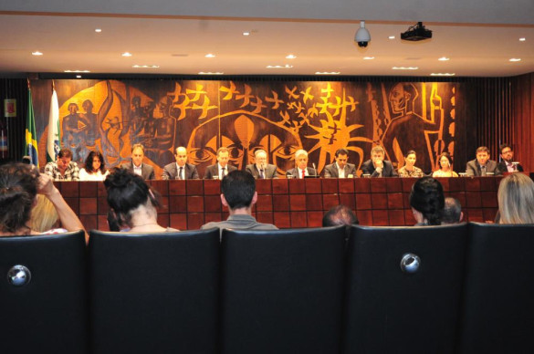 Deputados apostam no diálogo para evitar paralisação de atividades da Unespar