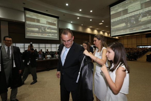 Ex – procurador da Alep é empossado desembargador do TJ