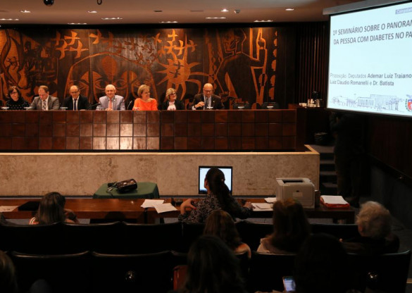 Especialistas destacam importância da educação para frear epidemia de diabetes