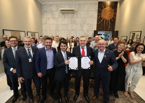 Assembleia Legislativa homenageia restaurantes e anuncia repasses para a qualificação do setor gastronômico do Paraná