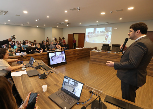 Atuação e assessoramento político requerem ação profissional para o bom desempenho parlamentar