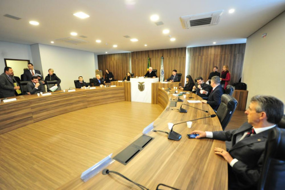 CCJ e Comissão de Finanças aprovam substitutivo geral ao projeto que prevê a revisão dos vencimentos do funcionalismo