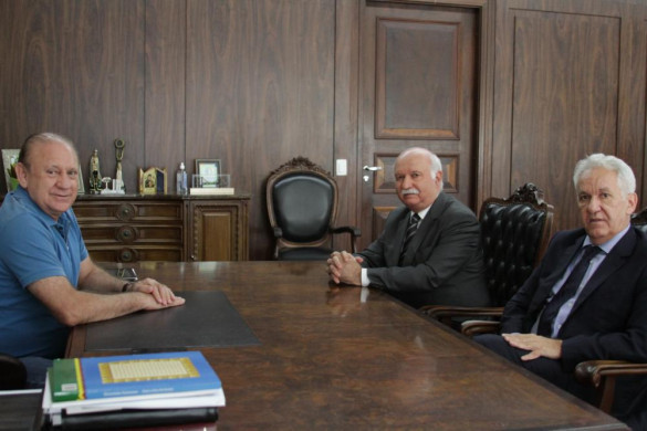 Traiano recebe visita do atual presidente e do presidente eleito do Tribunal de Justiça do Paraná