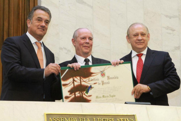 Médico Mário Márcio Negrão recebe o título de Cidadão Honorário do Paraná