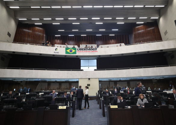 Projeto que veda a obrigatoriedade do passaporte da vacina avança na Assembleia