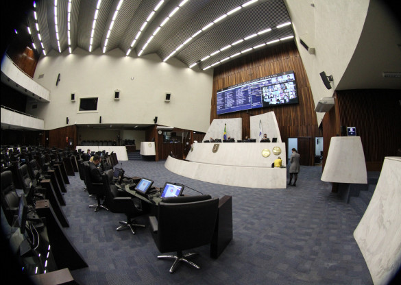 CCJ aprova projeto que determina medição de temperatura em repartições públicas e estabelecimentos de uso coletivo