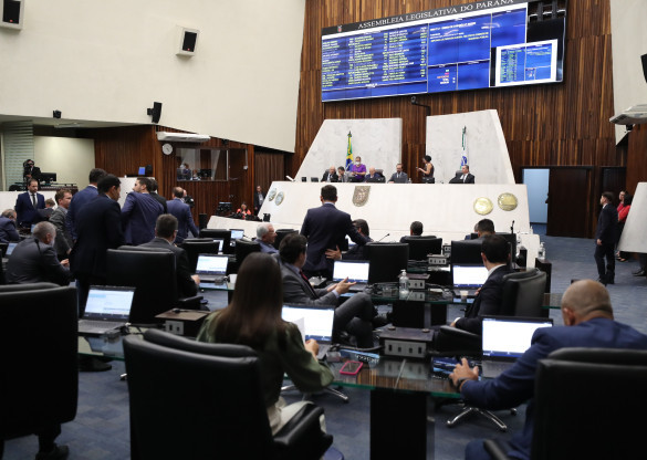 Deputados aprovam projeto que prevê aumento real no Salário Mínimo Regional