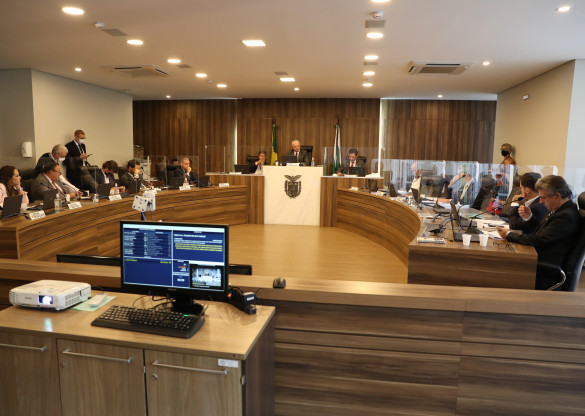 CCJ aprova constitucionalidade de projeto que proíbe passaporte da vacina