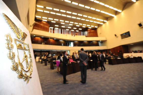 Projeto que prevê criação do Fundo de Combate à Pobreza é aprovado em primeiro turno