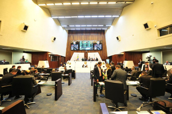 Segue para sanção projeto que proíbe cobrança prévia de taxas de instalação por prestadoras de serviços continuados