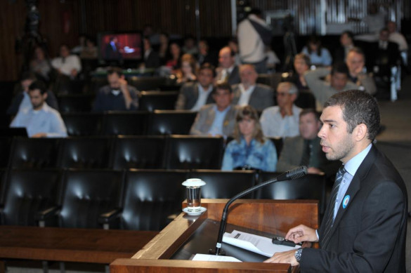 Auditor do TCU expõe relatório aos deputados da CPI do Pedágio