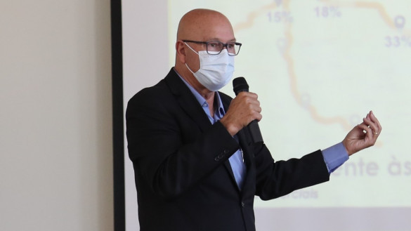 Falta de acordo com a Pfizer tira do Paraná 160 mil doses de vacina