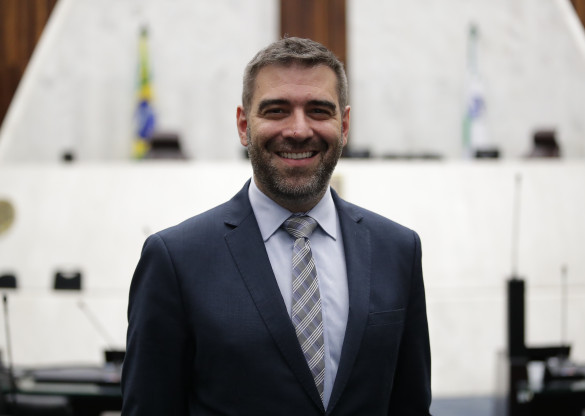 Redução da “Máquina Pública” é a principal bandeira de Denian Couto (PODE)