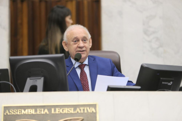 A Assembleia exerceu o seu dever ao alterar a Constituição e acabar com a aposentadoria de governadores, diz Traiano