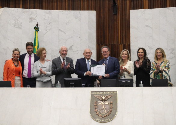 Cônsul-geral da Itália em Curitiba, Salvatore Di Venezia, é homenageado na Assembleia Legislativa