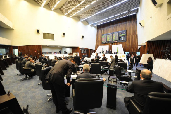 Deputados aprovam mudanças na lei que trata da promoção de praças da Polícia Militar