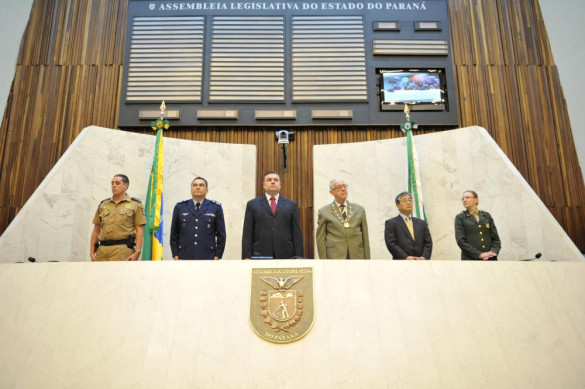 Assembleia promove sessão solene em comemoração aos 124 anos da Proclamação da República