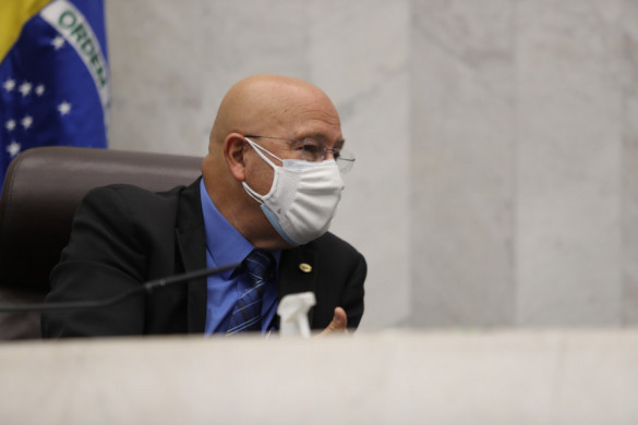 Romanelli critica insistência de ministro pelo modelo híbrido