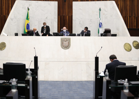 Segue para sanção proposta que normatiza a aplicação de dose complementar da vacina contra a Covid-19