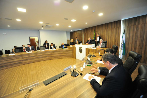 Pedidos de vista adiam votação de emendas a projeto que trata da Previdência Social do Estado