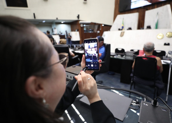 Assembleia realiza série de  palestras para idosos não caírem em golpes na internet