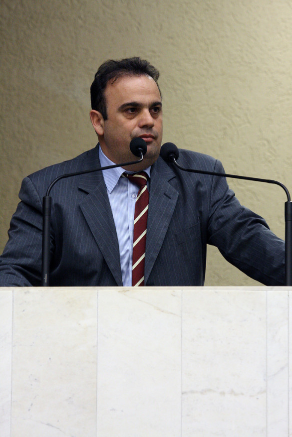 Reni Pereira pede prudência contra a guerra fiscal e sai em defesa dos contribuintes paranaenses