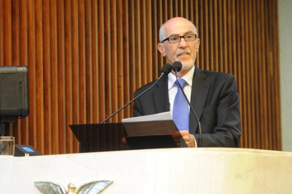 Assembleia homenageia os 90 anos do Instituto de Engenharia do Paraná