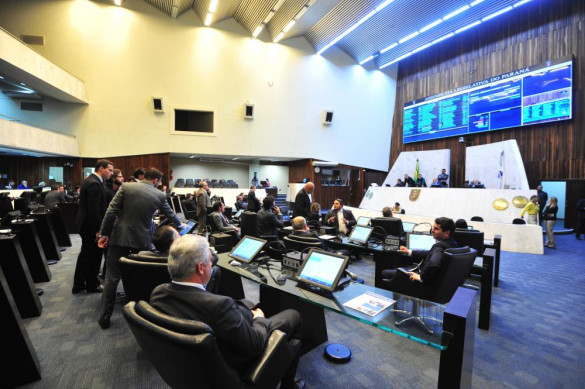 Projeto que combate a violência obstétrica e reforça direitos das gestantes é aprovado em terceira votação