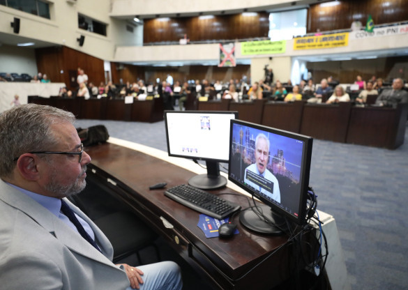 Obrigatoriedade de vacina contra Covid em crianças de 6 meses a 5 anos de idade é debatida na Assembleia