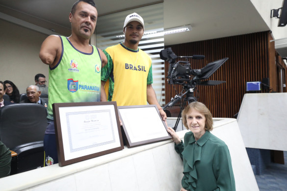 Assembleia homenageia paratletas de Paranaguá em proposição da deputada Luciana Rafagnin (PT)