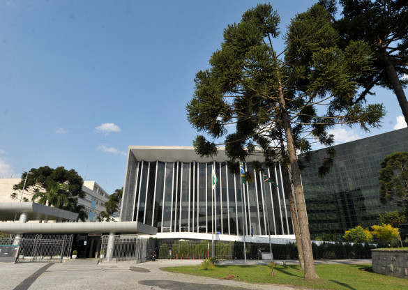 Sessão plenária e reunião extraordinária da CCJ serão realizadas na segunda-feira