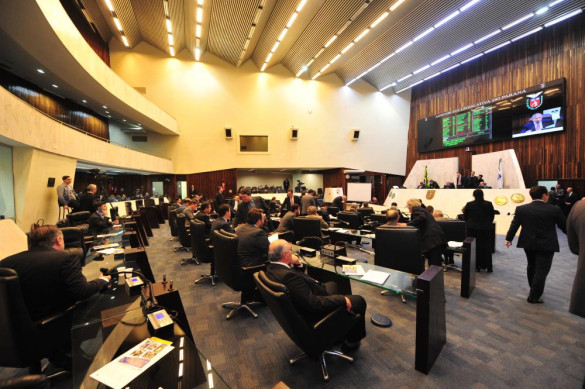 Assembleia aprova reajustes de servidores do TJ, Tribunal de Contas e Defensoria Pública