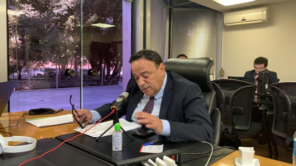 Líder do Governo destaca decreto que suspende desconto de consignados na folha dos servidores por 3 meses