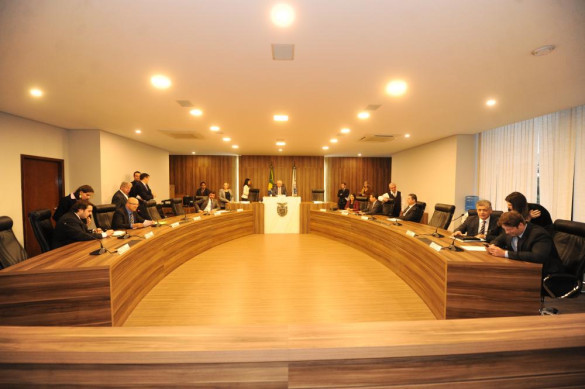Projeto do novo piso salarial do Paraná é aprovado na CCJ e será votado em Plenário nesta quarta-feira (27)