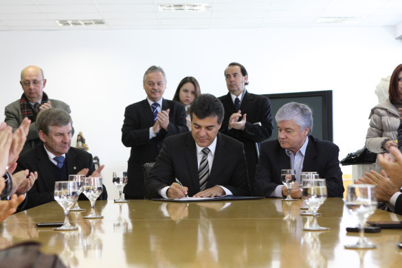 Governador sanciona Lei da Transparência para os municípios