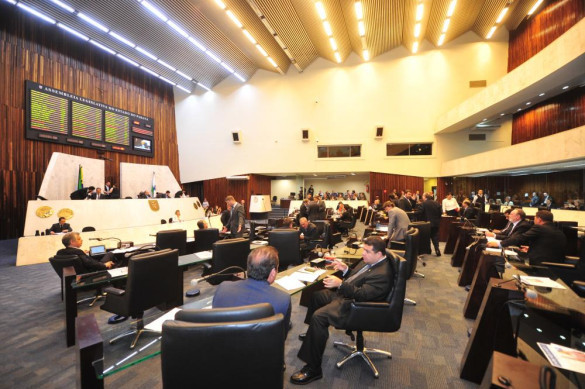 Assembleia aprova alterações na composição do Conselho da Polícia Civil