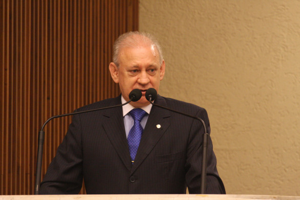 Executivo Pede Restituição da Mensagem que Cria a Defensoria Pública