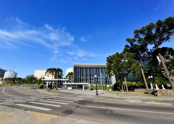 Parlamento retoma votação de projetos dia 19 de fevereiro