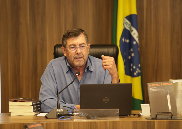 Livro “A Copel é Nossa” é lançado durante audiência pública e autor adianta: obra tem detalhes inéditos