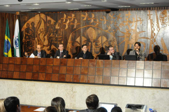 Seminário debate o Poder Legislativo e a democracia contemporânea