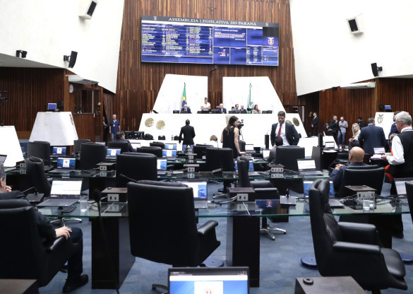 Projeto que altera licenciamento ambiental no Paraná recebe 47 emendas e segue em discussão na Assembleia