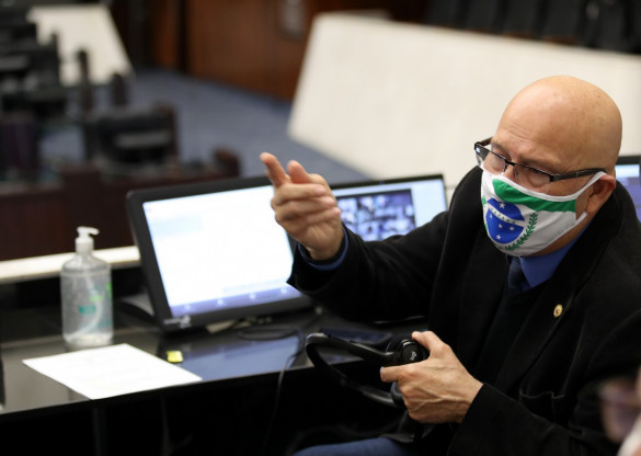 Uso de máscara vale agora em todo país