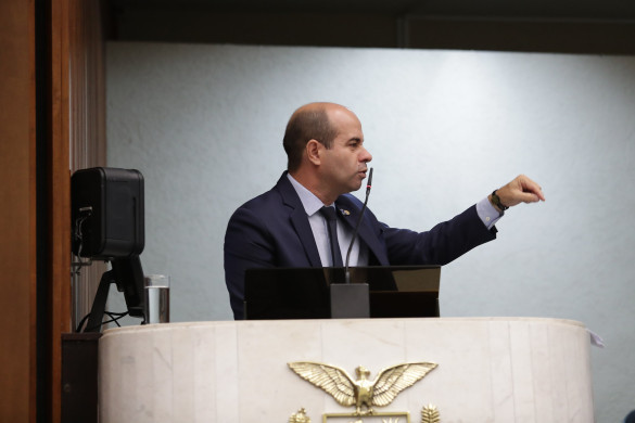 Deputado Evandro Araújo (PSD) quer que municípios possam fazer pequenas obras de emergência em rodovias estaduais