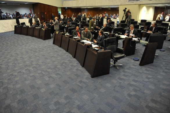 Assembleia aprova projeto que define Paranavaí como sede da Unespar