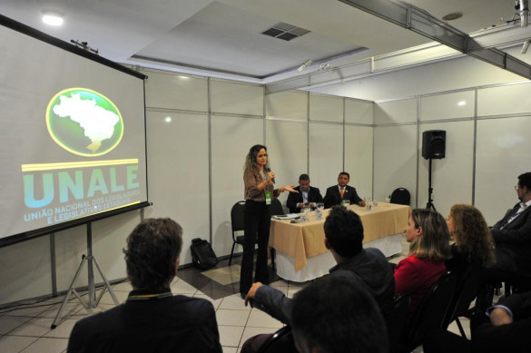 Diretora apresenta estratégias de comunicação da Alep durante Congresso Nacional da Unale