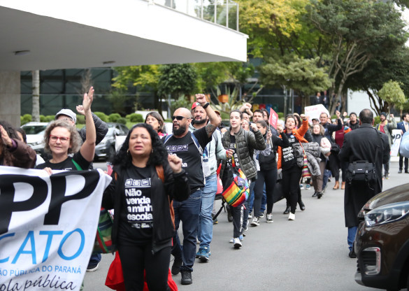 Manifestantes desocupam Plenário da Assembleia Legislativa