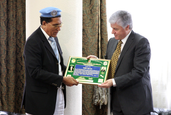 Valdir Rossoni Recebe Homemagem de Amigo das Causas Sociais