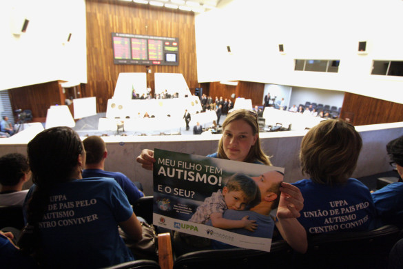 Debate sobre autismo mobiliza Plenário da Assembleia